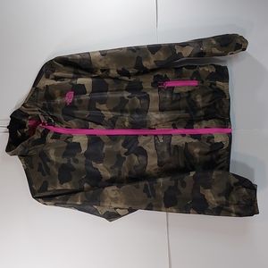 The North Face Women's Camouflage and Pink Windbreaker szSP